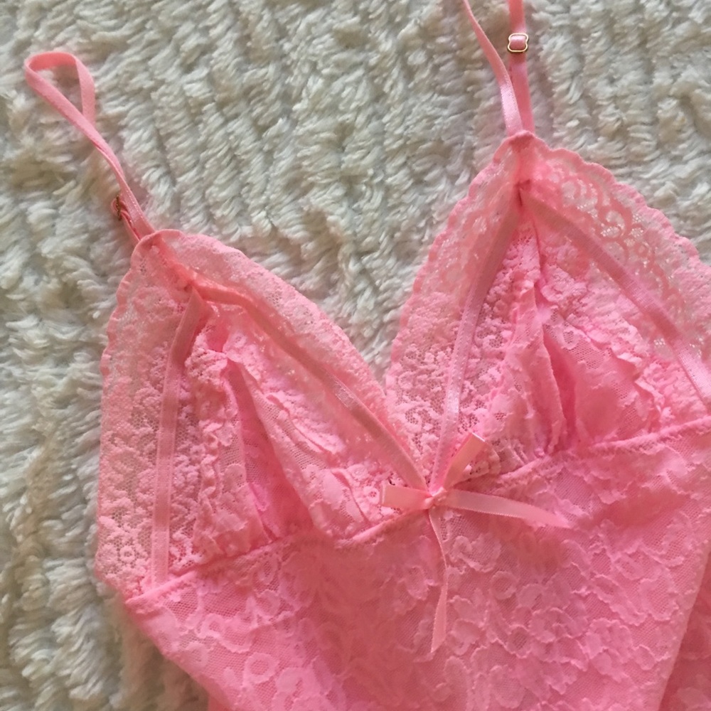 BRAND NEW VICTORIA SECRET LACE NIGHTIE